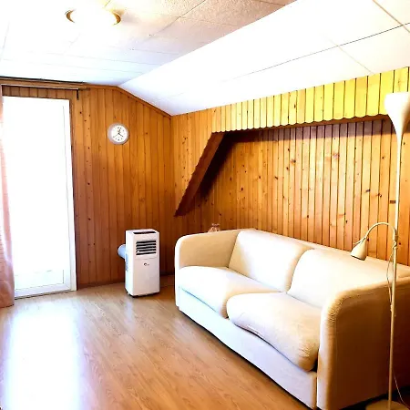 Accogliente Mansarda Apartmán Grono